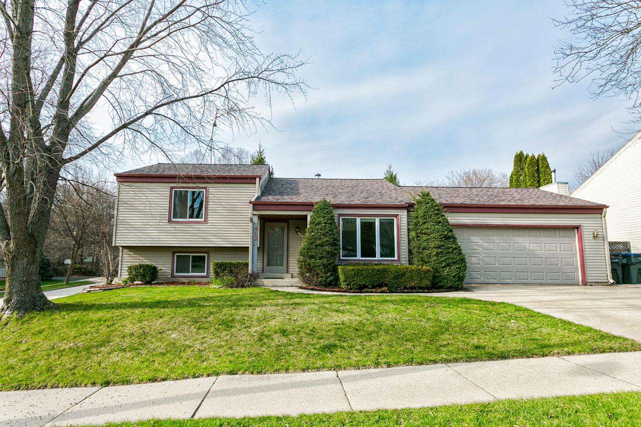 412 Cambridge Ave, Waukesha, WI 53188