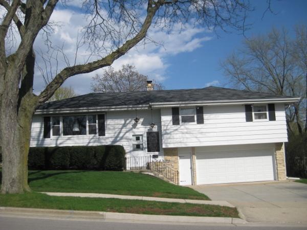 1159 Irving Pl, Waukesha, WI 53188
