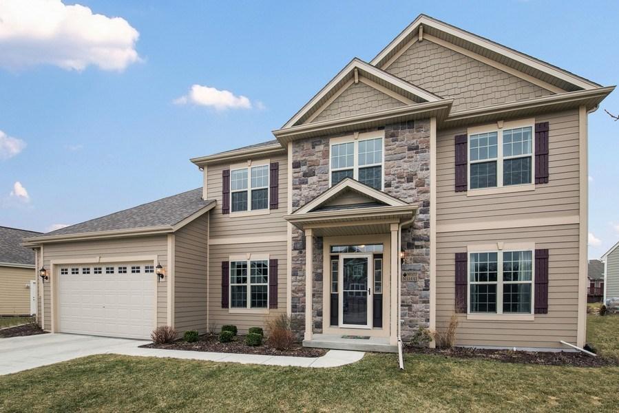 W177N11441 Blackstone Cir, Germantown, WI 53022