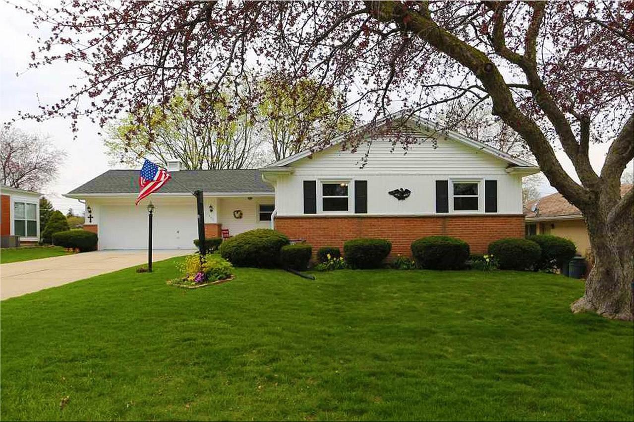 1432 Spring Valley, Racine, WI 53405