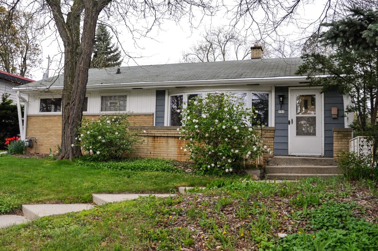 541 N 92nd St, Milwaukee, WI 53226