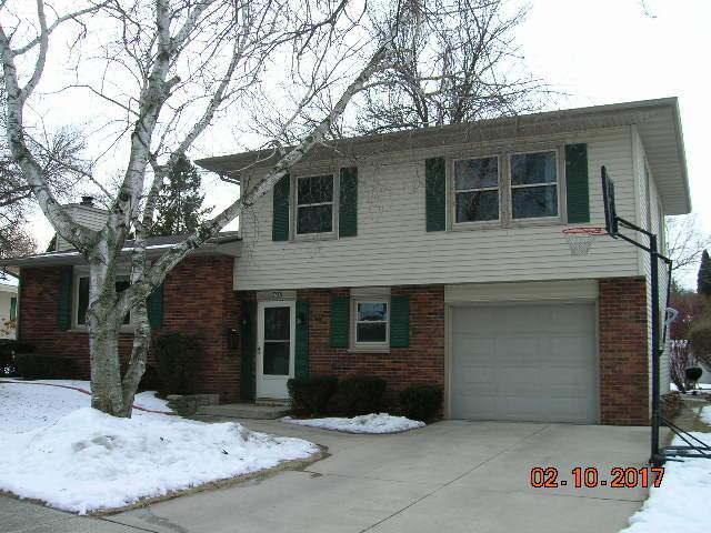 2703 Macarthur Ave, Sheboygan, WI 53083