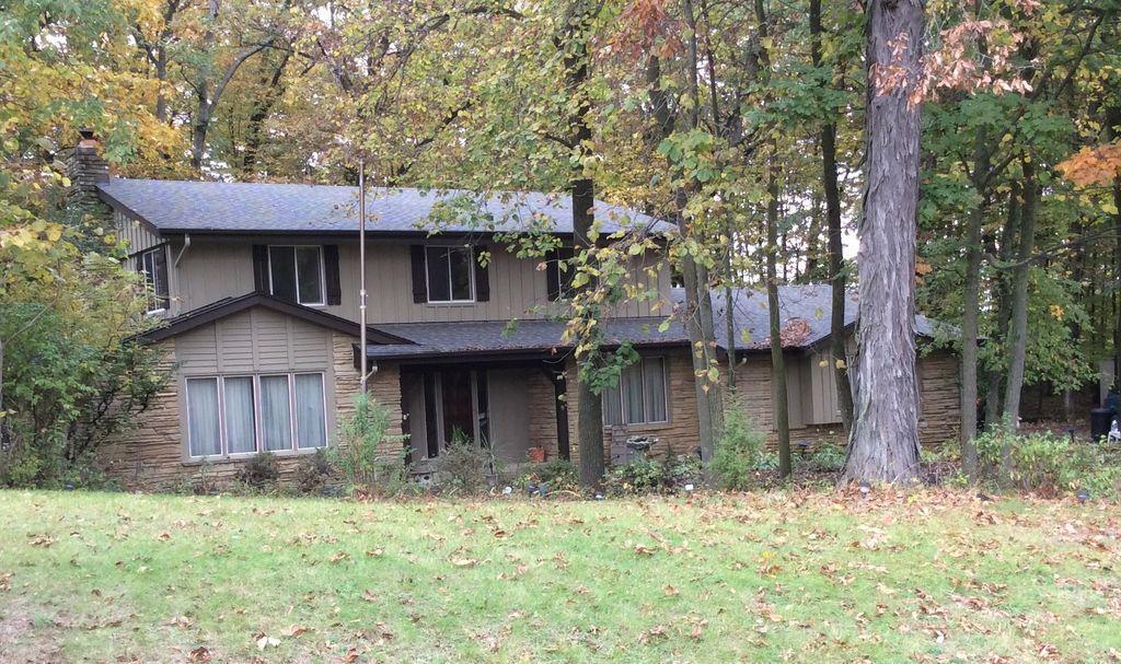 N72W26524 Esker Ln, Lisbon, WI 53089