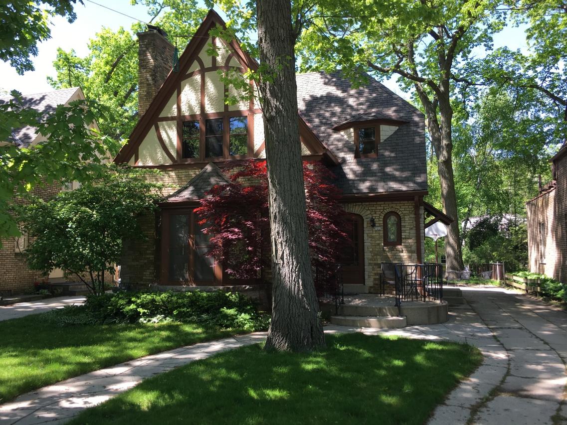 722 E Sylvan Ave, Whitefish Bay, WI 53217