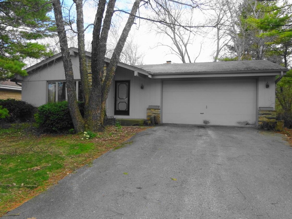 525 4 1/2 Mile Rd, Racine, WI 53402