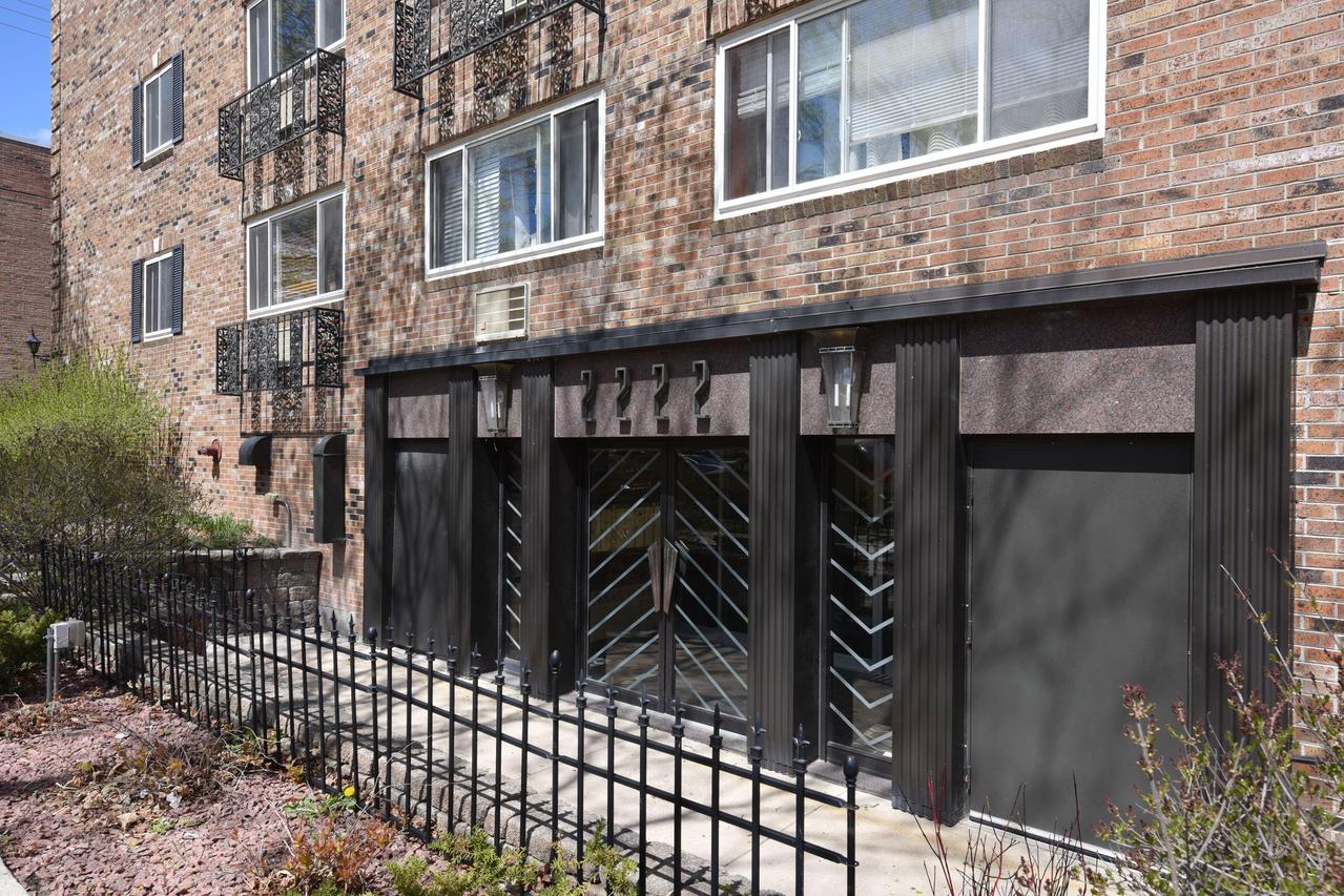 2222 E Belleview Pl #207, Milwaukee, WI 53211