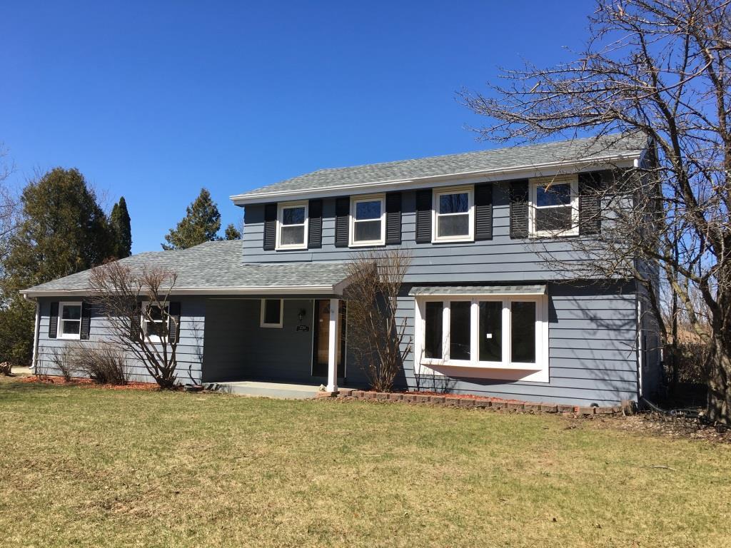 12314 W Shawnee Pass, Mequon, WI 53097