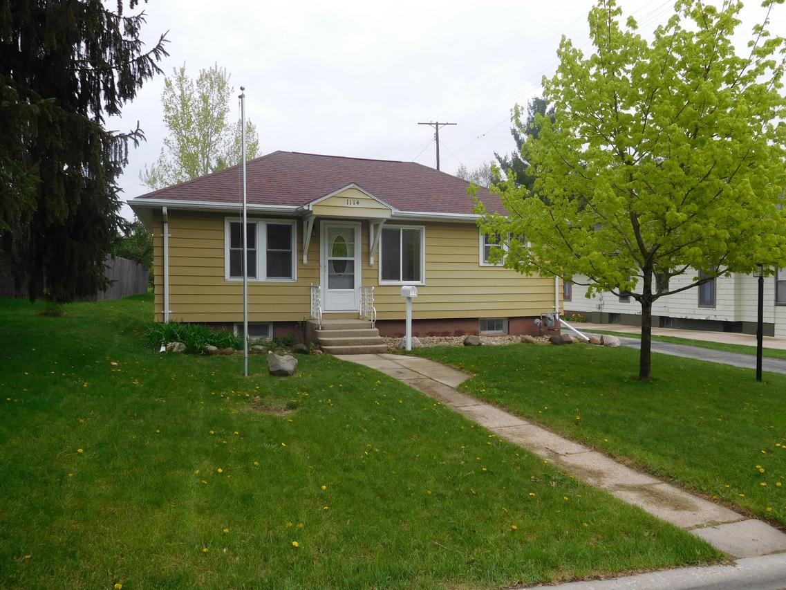 1114 W Sherman Ave, Fort Atkinson, WI 53538