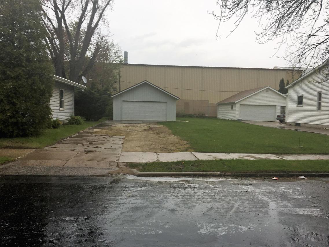 817 S 18th St., Manitowoc, WI 54220
