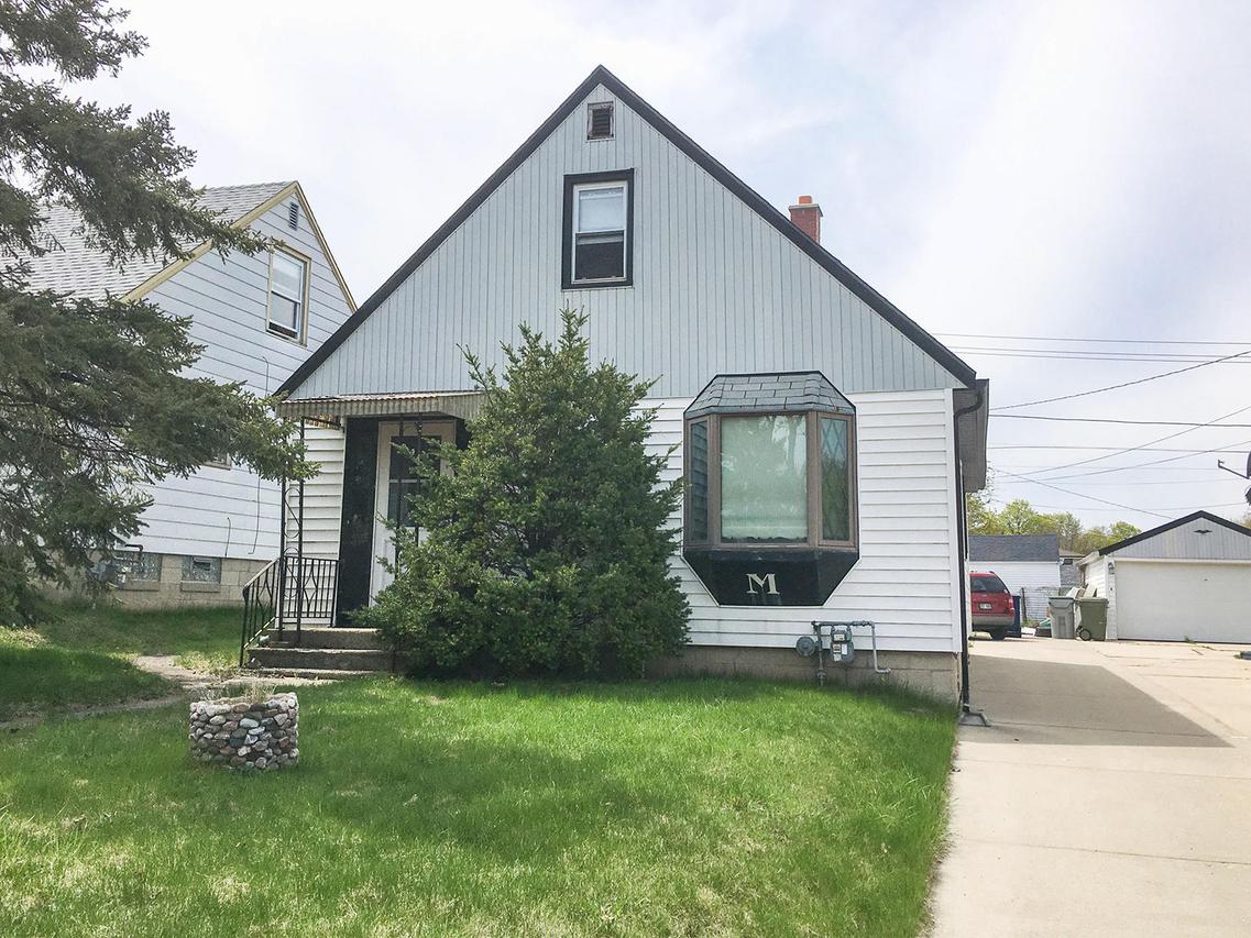 2513 S 68th St, Milwaukee, WI 53219