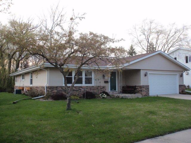 6109 Thorncrest Dr., Greendale, WI 53129