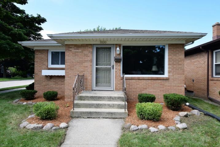 3100 Charles St, Racine, WI 53402