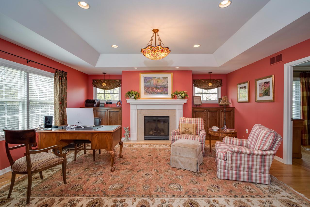 1023 E Glenbrook Rd, Bayside, WI 53217