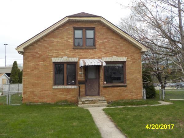 2354 S 92nd St, West Allis, WI 53227