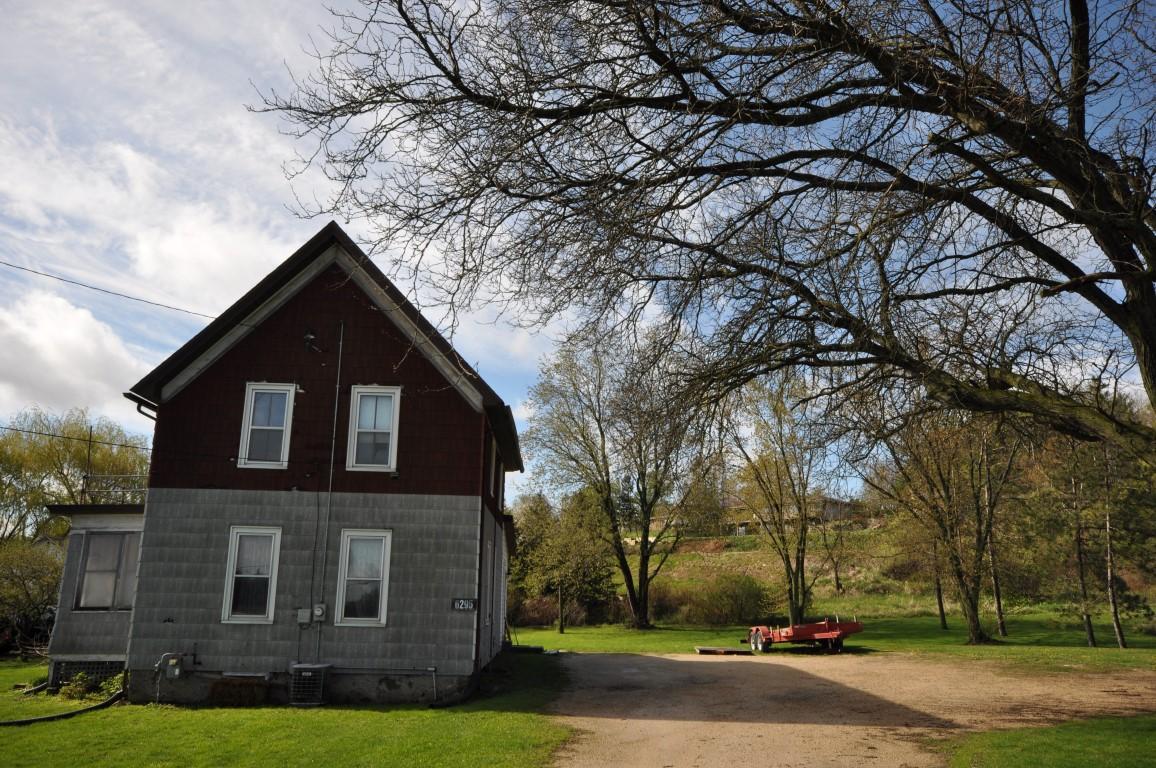 6295 State Rd 33, Addison, WI 53002