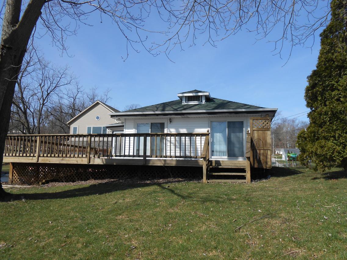 W191S7138 Hillview Dr, Muskego, WI 53150