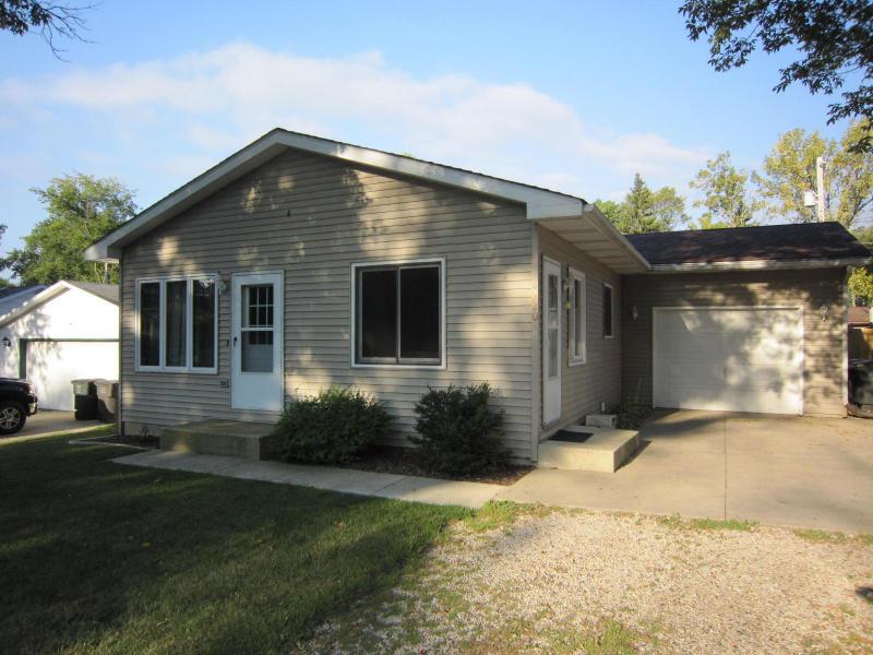 6320 246th Ave., Paddock Lake, WI 53168