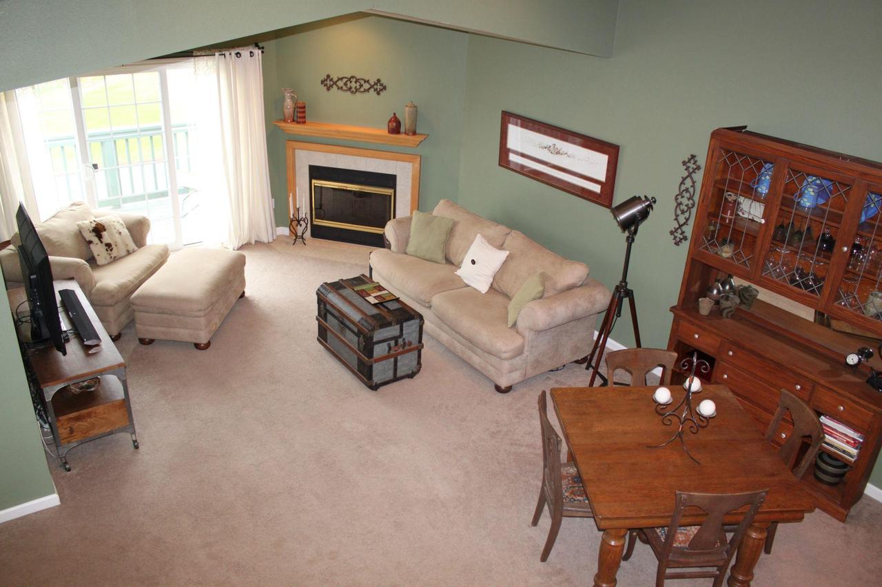 N16W26549 Wild Oats Dr #G, Pewaukee, WI 53072