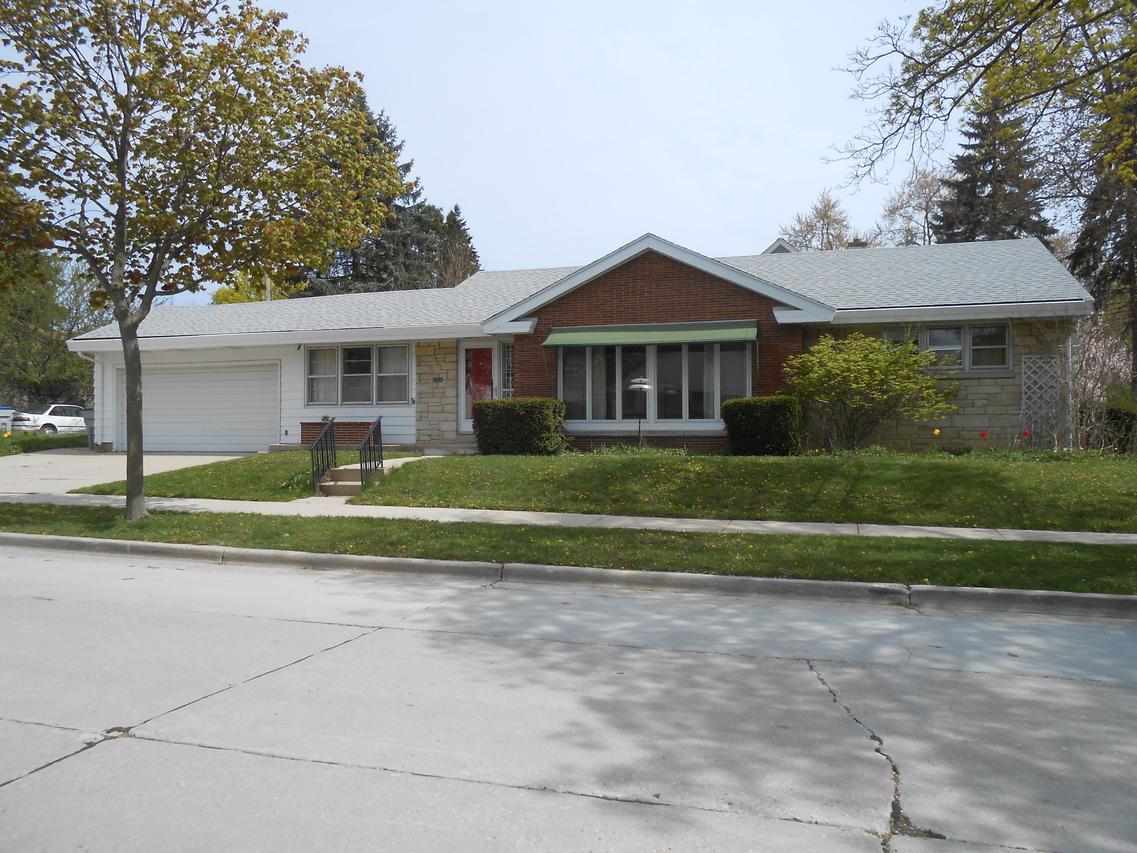 1006 W Birch Ave, Milwaukee, WI 53209