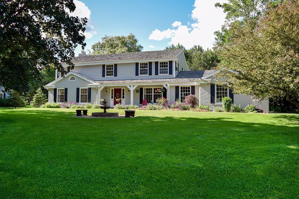 330 W White Oak Way, Mequon, WI 53092