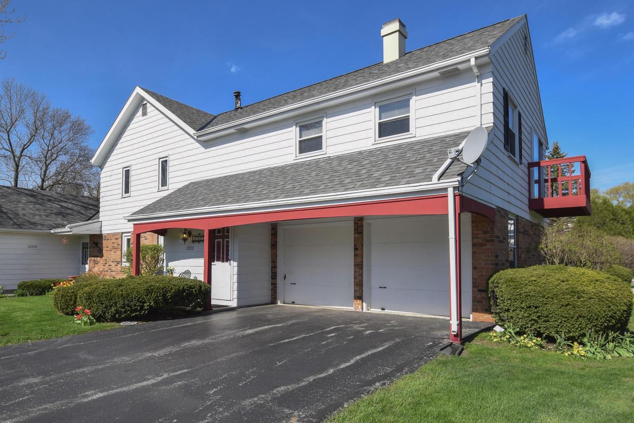 12512 N Woodland Dr #10, Mequon, WI 53092