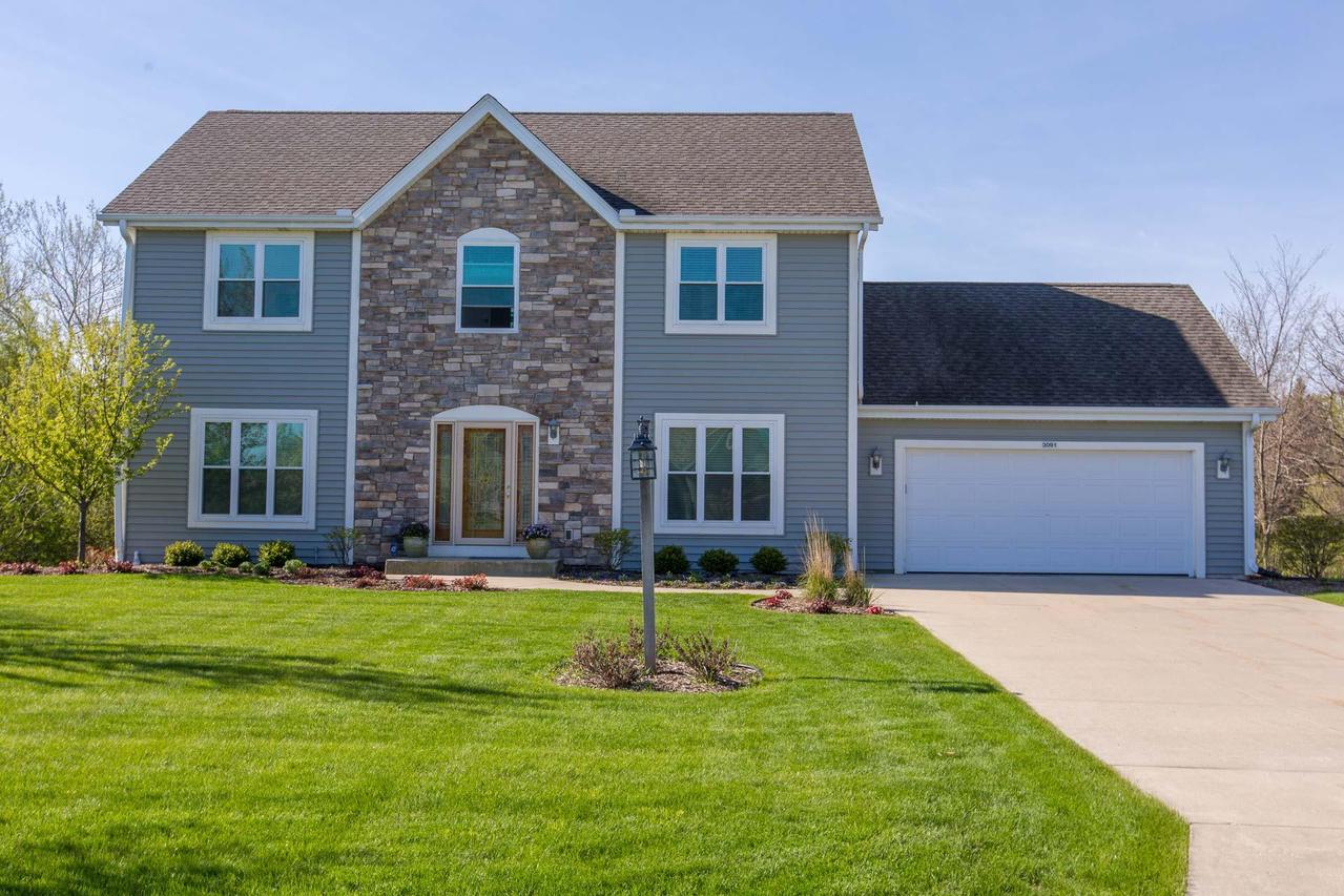 3091 W Yorkshire Cir, Franklin, WI 53132
