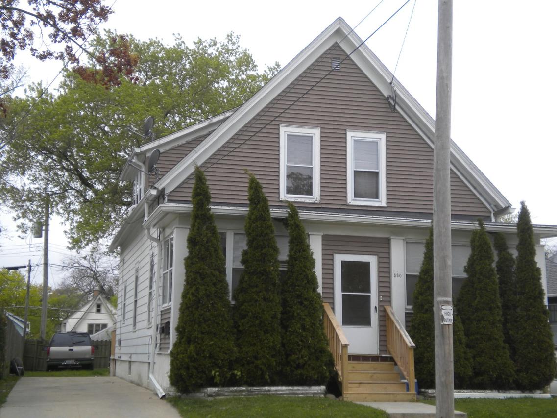 530 Hayes Ave, Racine, WI 53405
