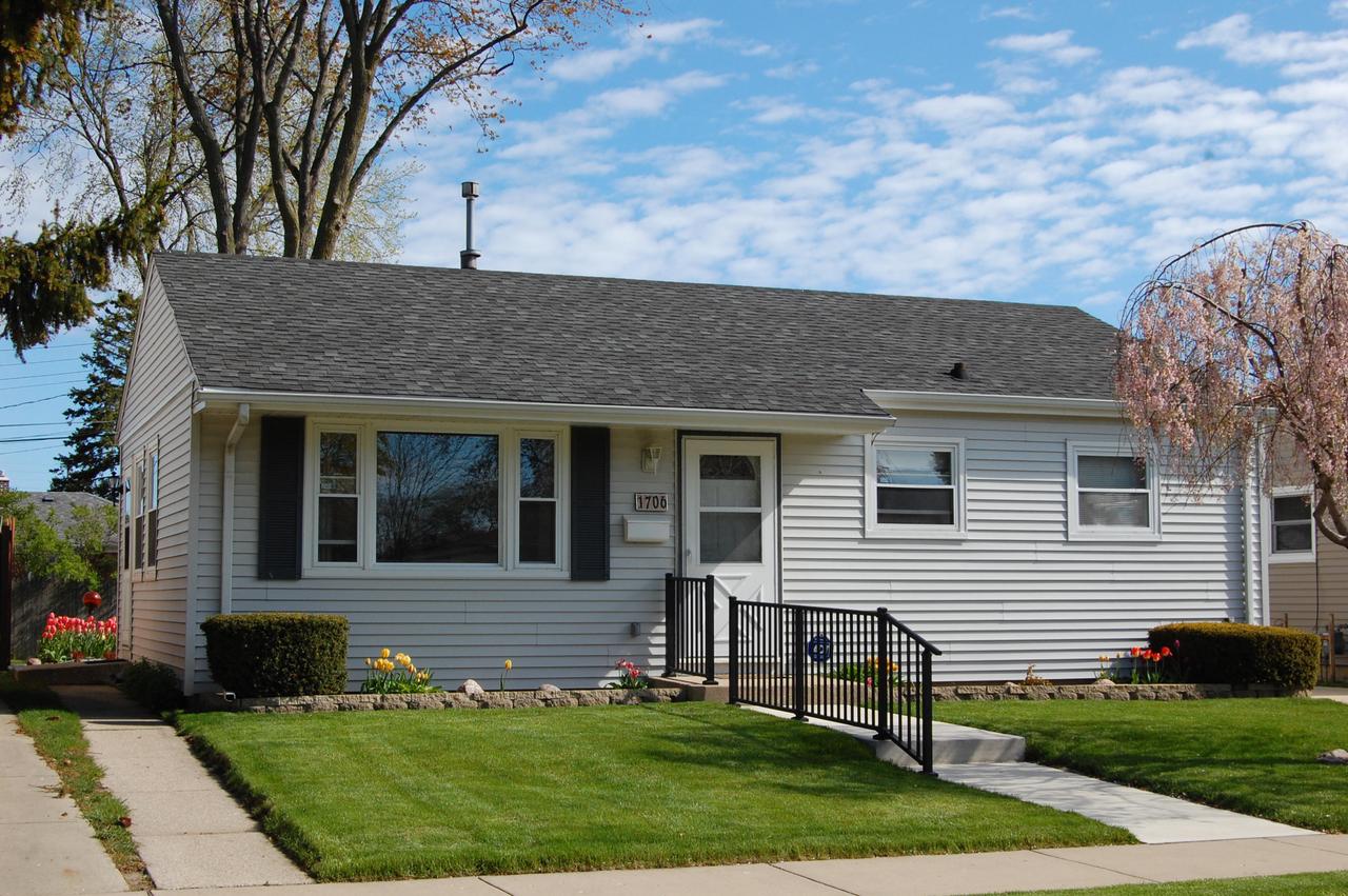 1706 Badger St., Racine, WI 53403