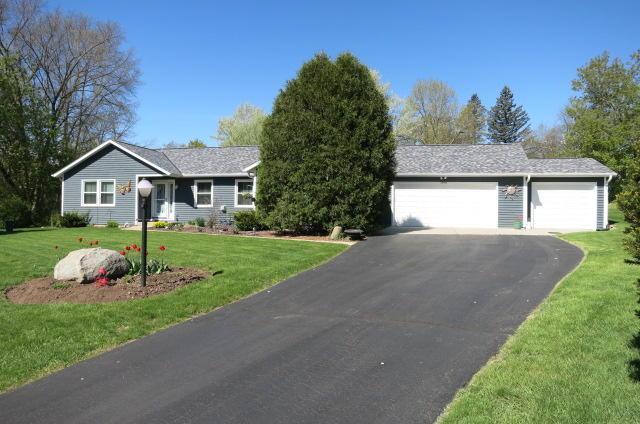 19440 W Glenwood Ln., New Berlin, WI 53146