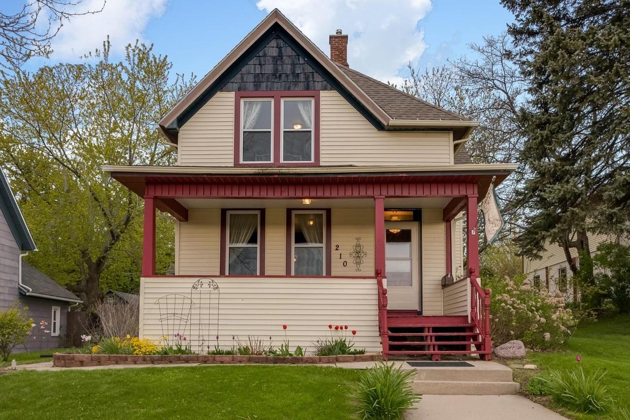 210 S 7th Ave, West Bend, WI 53095