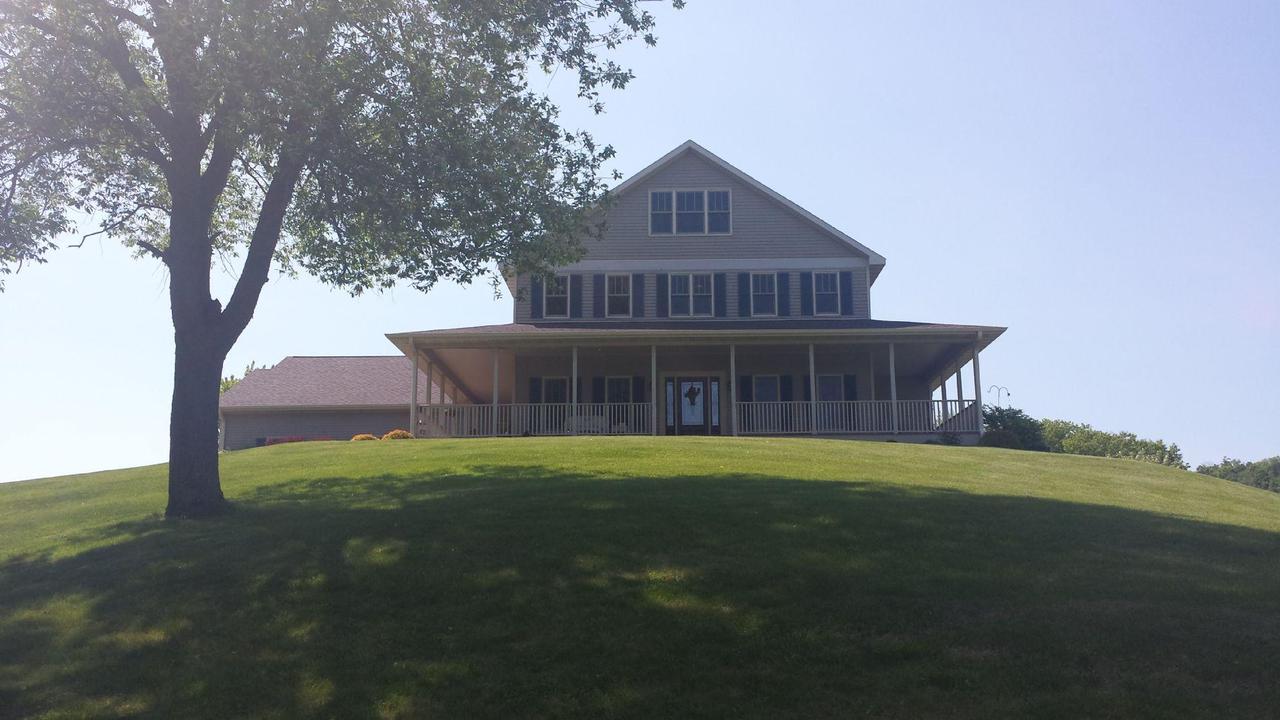 N6957 Knudson Rd., Onalaska, WI 54636