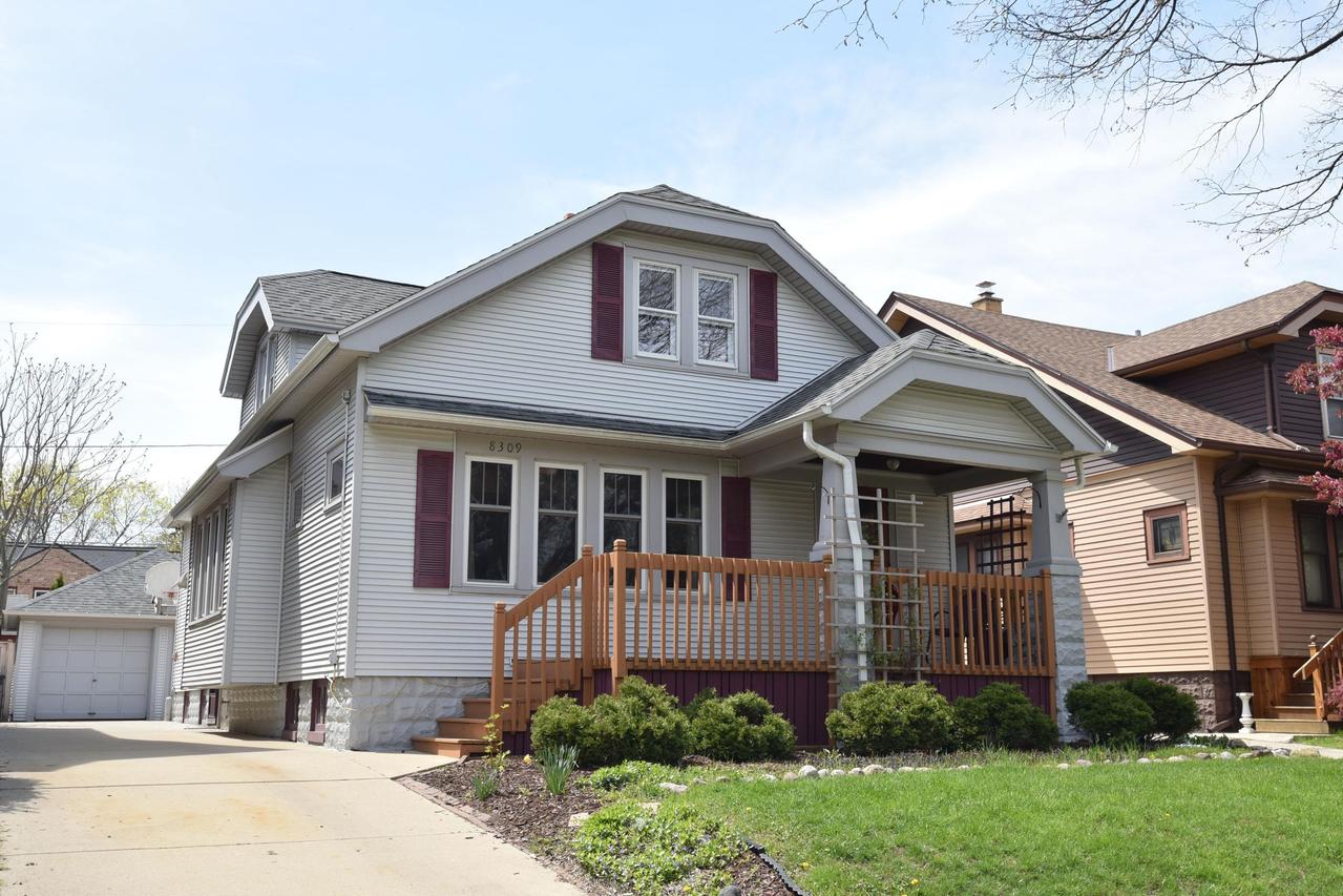8309 Portland Ave, Wauwatosa, WI 53213