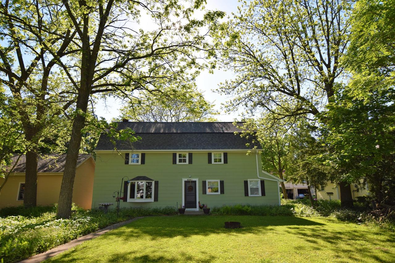 W65N711 St John Ave, Cedarburg, WI 53012