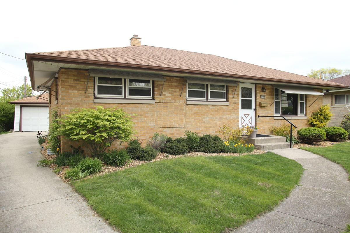 2820 S Au Rene Cir., West Allis, WI 53227
