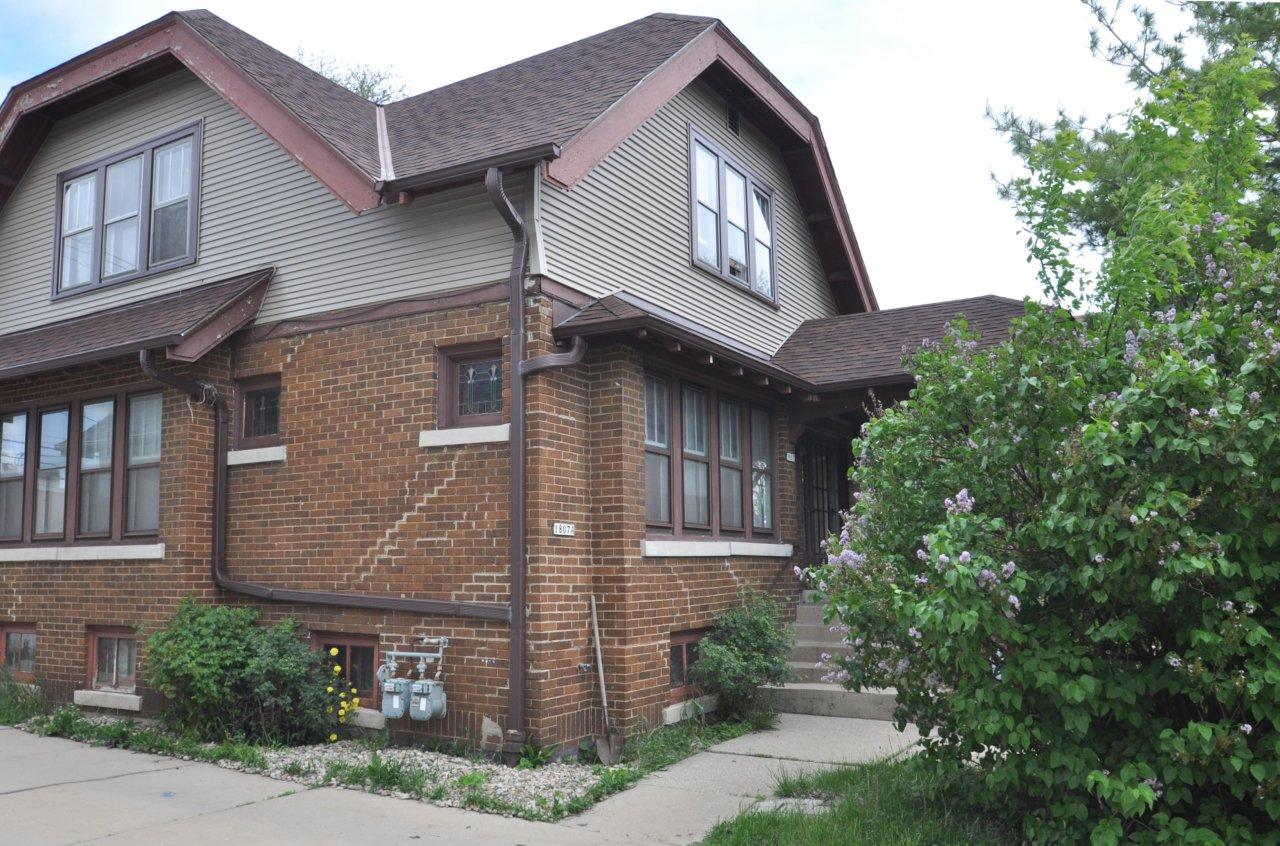 1807 S 30th St, Milwaukee, WI 53215