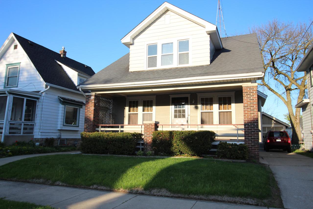 839 Hayes Ave, Racine, WI 53405