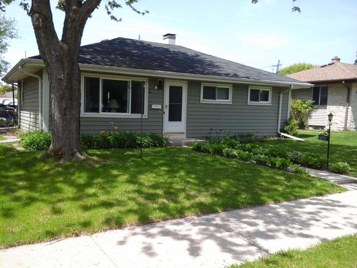 6511 N 58th St, Milwaukee, WI 53223