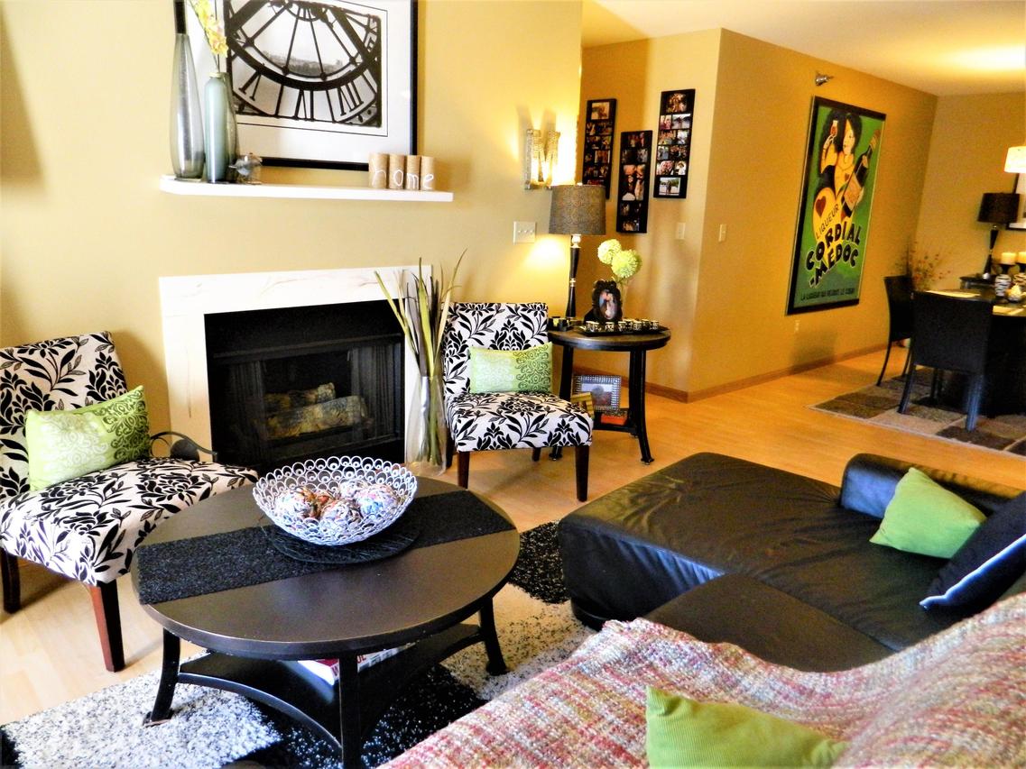 902 Oconomowoc Pkwy, Oconomowoc, WI 53066