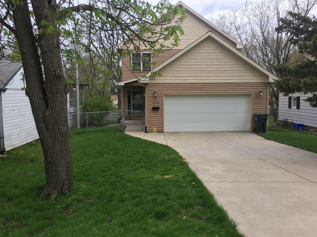 1334 Garfield Ave., Waukesha, WI 53186