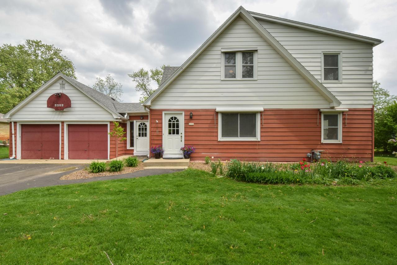 4686 N 103rd St., Wauwatosa, WI 53225