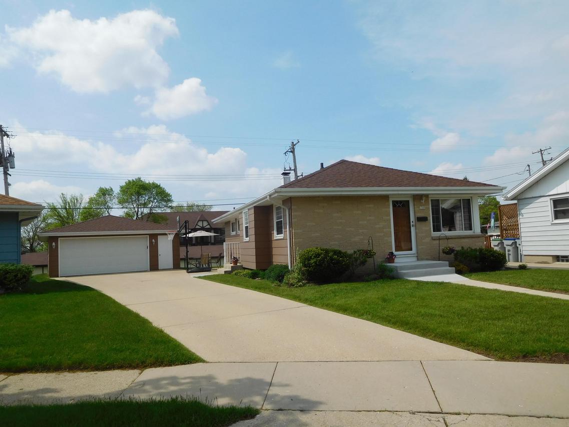 1709 W Aspen St, Milwaukee, WI 53221