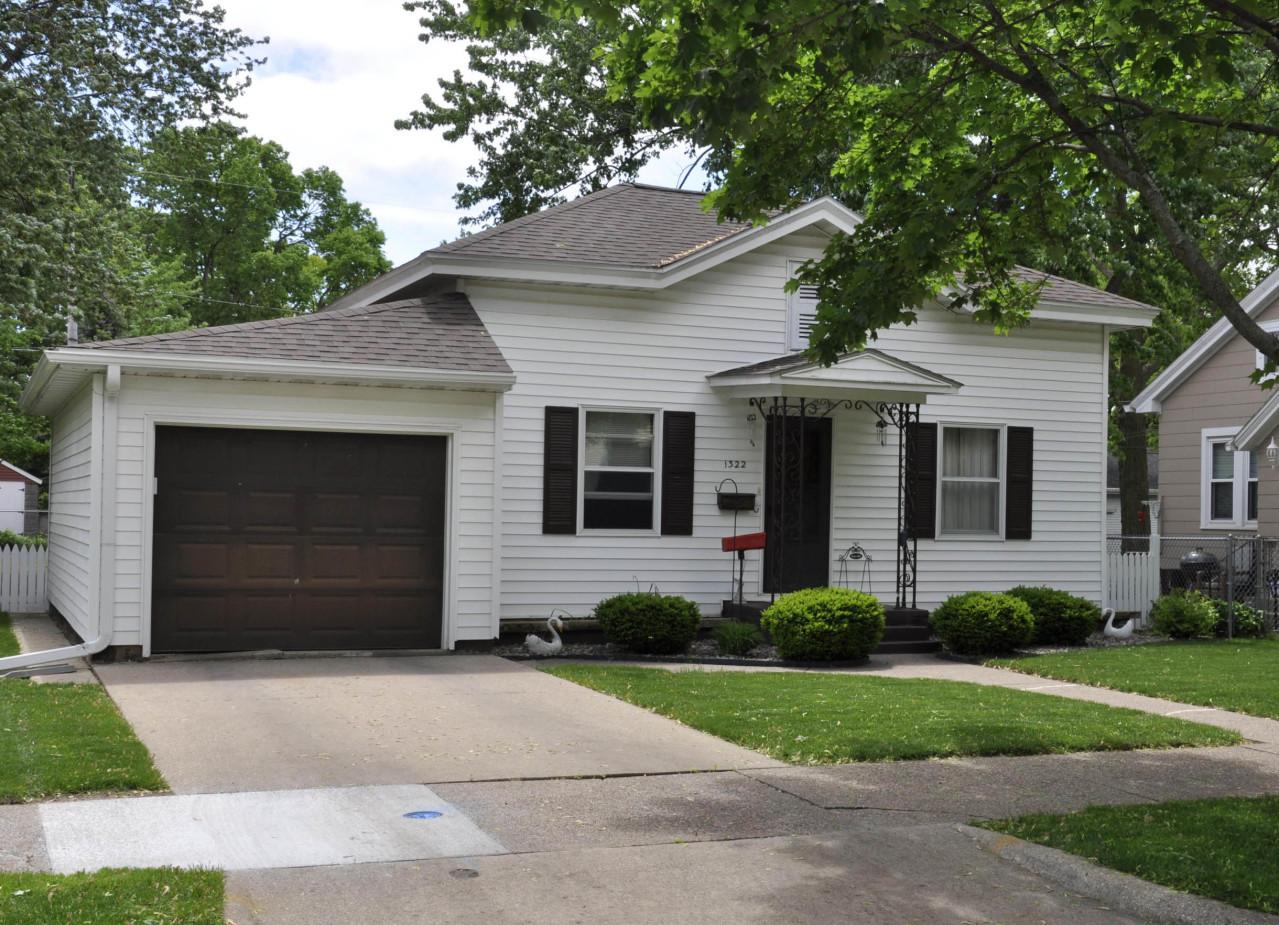 1322 Johnson St, La Crosse, WI 54601