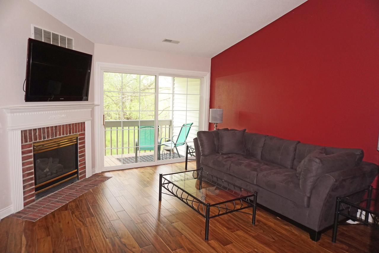 636 Pewaukee Rd #G, Pewaukee, WI 53072