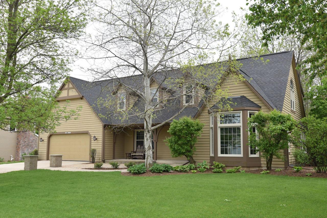 N108W16671 Carrington Cir, Germantown, WI 53022