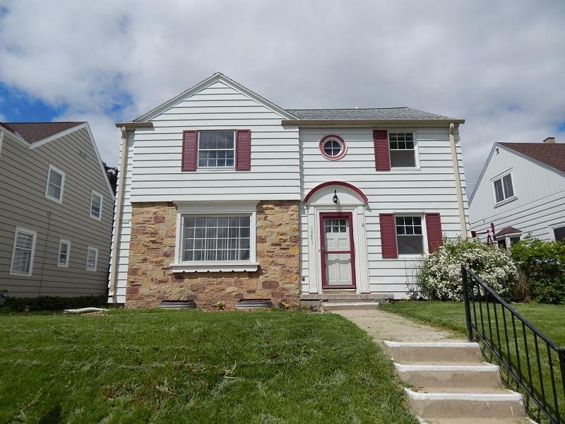 1501 S 54th St, West Milwaukee, WI 53214