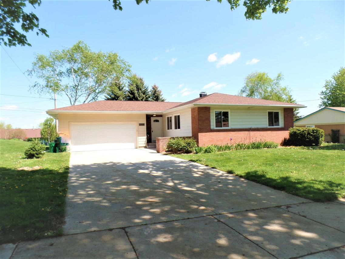 820 Woodland Ave, Port Washington, WI 53074