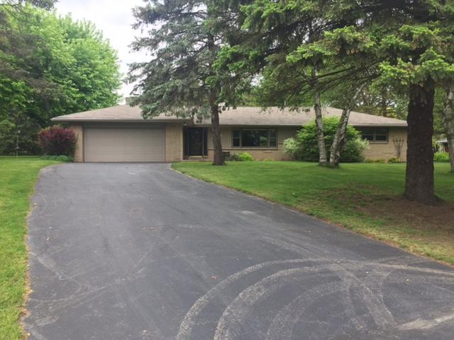 4125 Alpine Cir, Brookfield, WI 53005