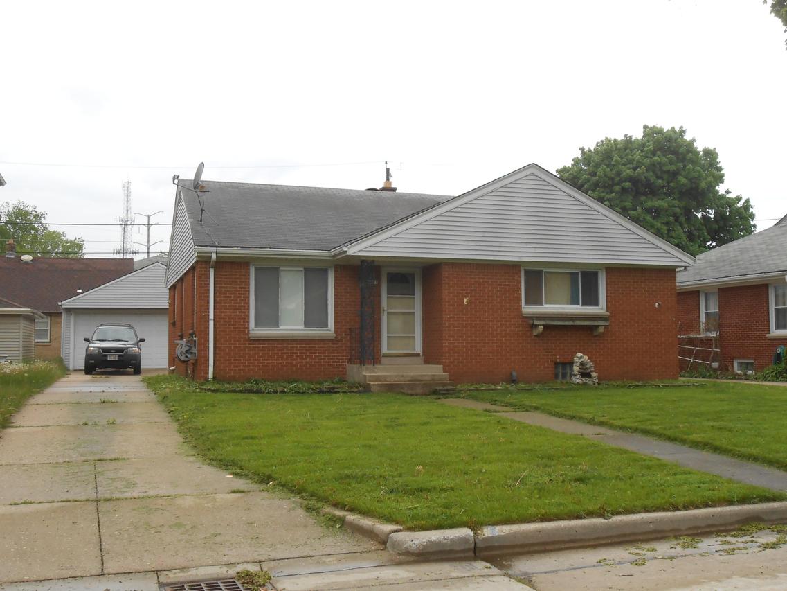 5487 N 13th St, Milwaukee, WI 53209