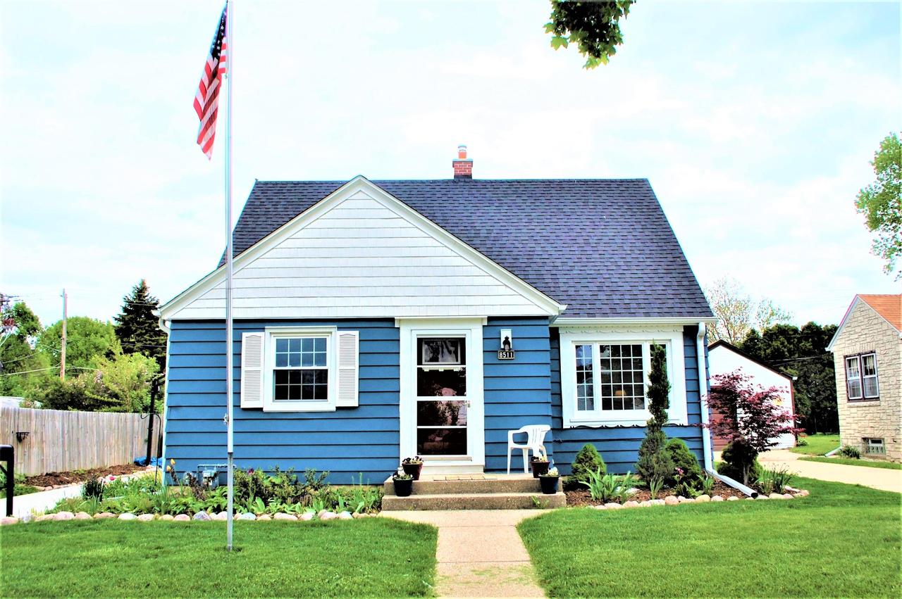 8511 W Cleveland Ave., West Allis, WI 53227