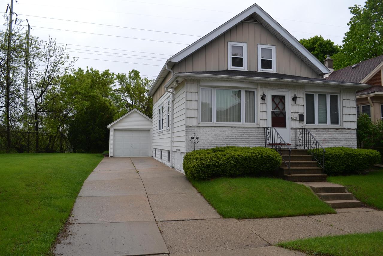 6029 W Fairview Ave, Milwaukee, WI 53213